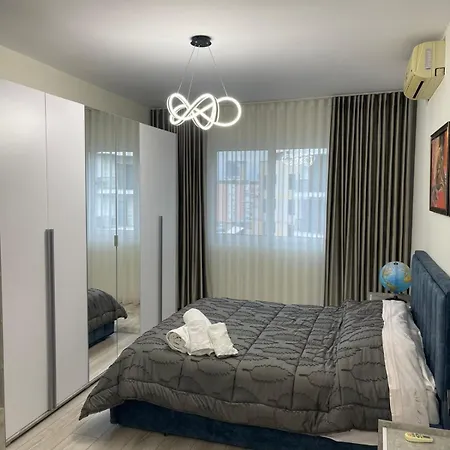 Fantastic 8th Floor Apartment *